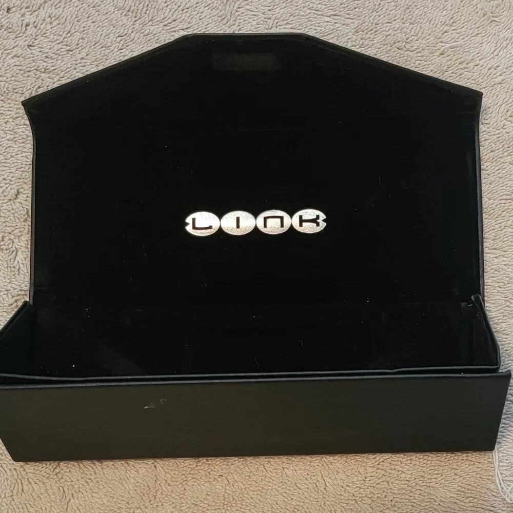 Link Black Triangle/Fold Flat Sunglass or Eyeglass Case Hard Side